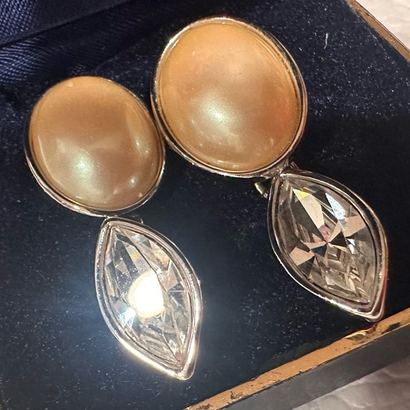 Yves Saint Laurent YSL Pearl Drop Studded Earrings - Picture 9 of 12